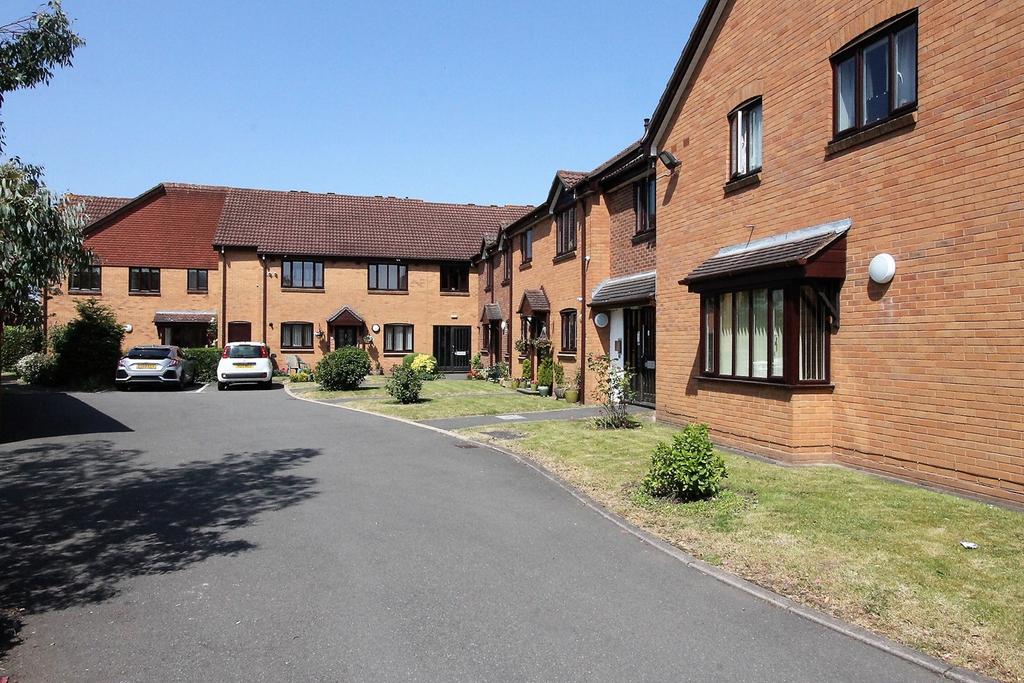 Glass House Hill, Oldswinford, Stourbridge, DY8 2 bed flat for sale £