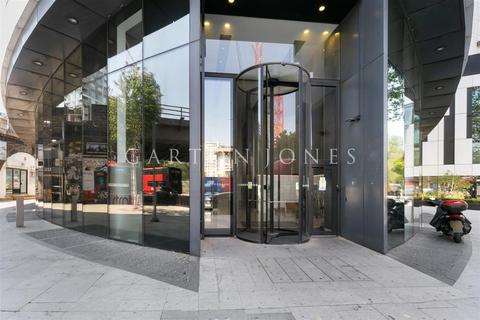 1 bedroom flat for sale, Strata Building, 8 Walworth Road, Elephant and Castle, London, SE1