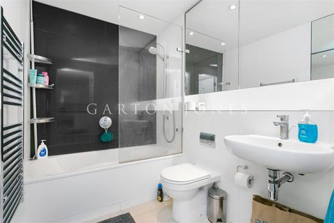 1 bedroom apartment for sale, Strata Building, 8 Walworth Road, Elephant And Castle, London, SE1