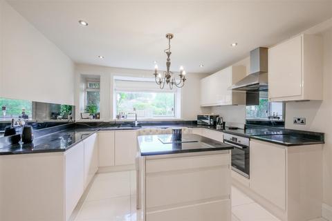 4 bedroom detached house for sale, Burnley Road, Halifax