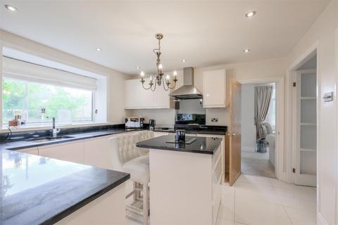 4 bedroom detached house for sale, Burnley Road, Halifax