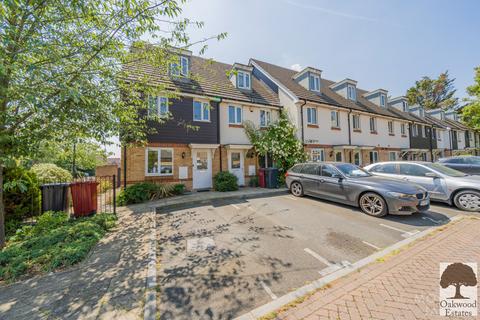 4 bedroom townhouse for sale, Thornhill Court, Maplin Park, Langley SL3