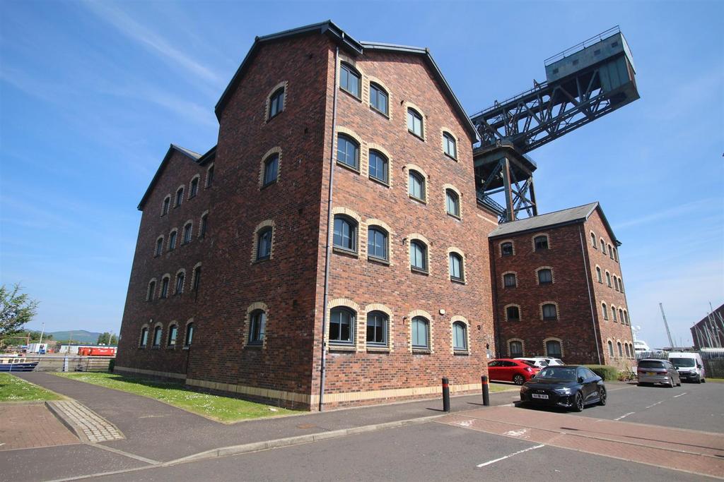 James Watt Way, Greenock 2 bed flat £138,000