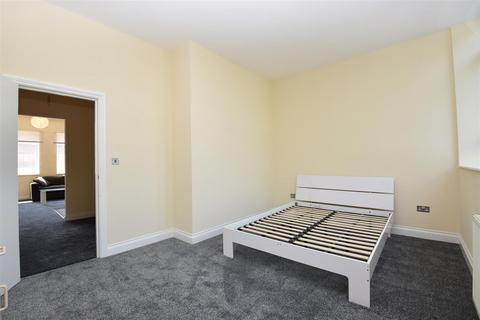 1 bedroom flat to rent, The Boulevard, Crawley