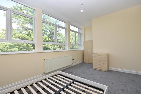 1 bedroom flat to rent, The Boulevard, Crawley