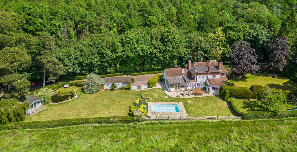 High Road, Chipstead, Surrey 4 bed detached house for sale £1,200,000