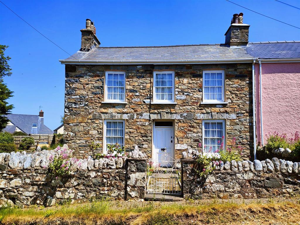 4 Tower Hill, Brynhenllan, Dinas Cross, Newport 4 bed end of terrace