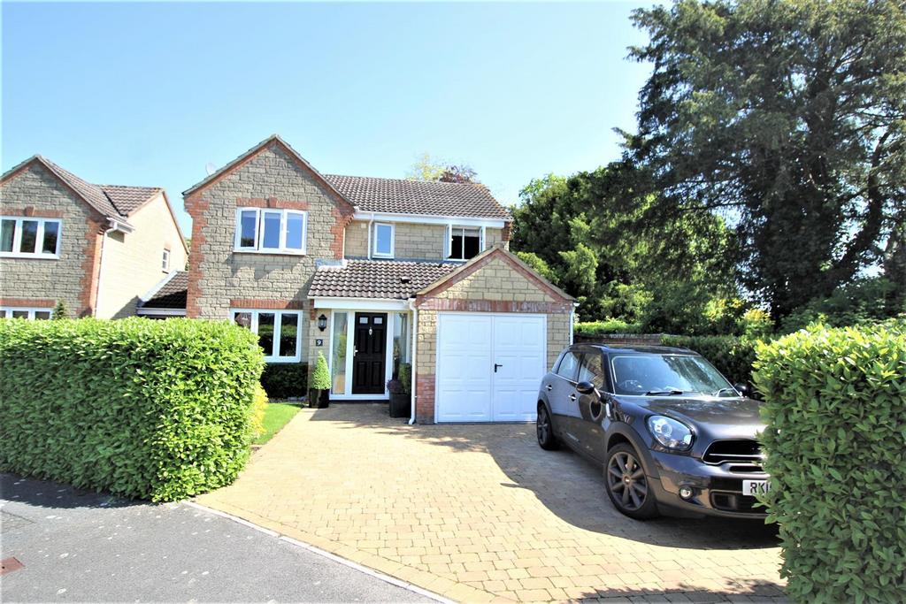 Saxby Road, Chippenham 4 bed detached house to rent £1,950 pcm (£450 pw)