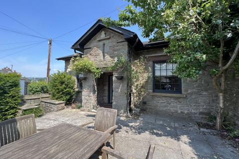 4 bedroom detached house to rent, Lamb Lane, Crickhowell, NP8