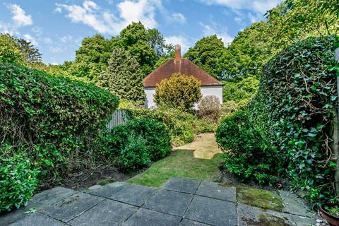 16 Sturges Field, Chislehurst, BR7 6LG