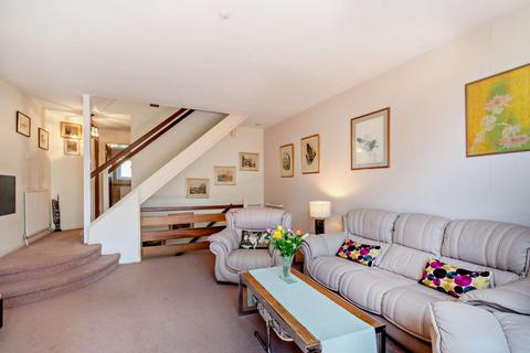 16 Sturges Field, Chislehurst, BR7 6LG