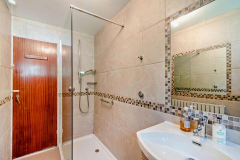 16 Sturges Field, Chislehurst, BR7 6LG