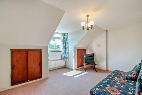 16 Sturges Field, Chislehurst, BR7 6LG