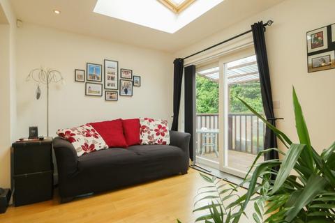 24 Tyersal Walk, Bradford, BD4 8ER