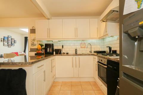 24 Tyersal Walk, Bradford, BD4 8ER