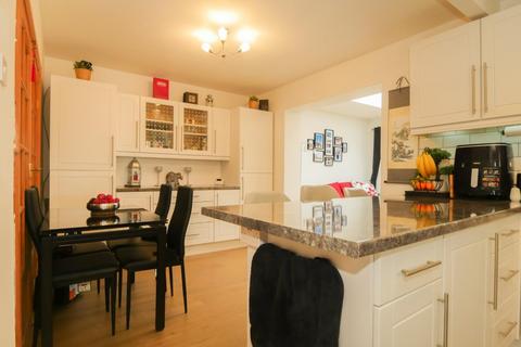 24 Tyersal Walk, Bradford, BD4 8ER