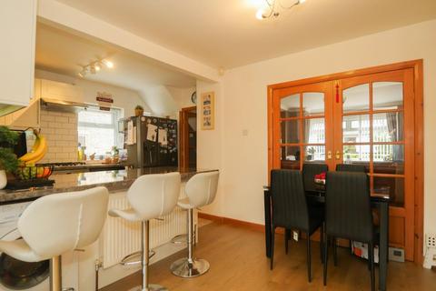 24 Tyersal Walk, Bradford, BD4 8ER