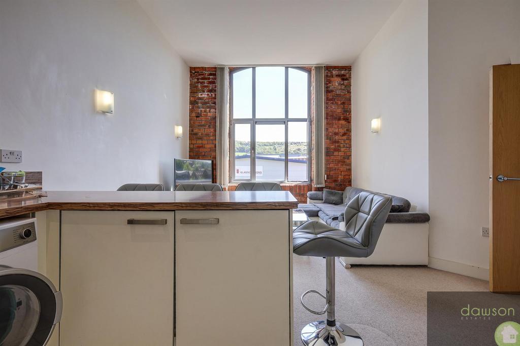 Lounge/Kitchen