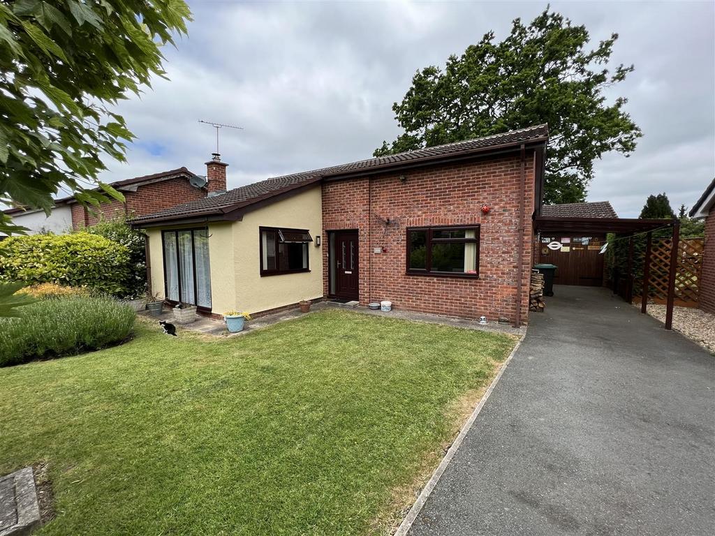 Abbey Gardens, BangorOnDee. 2 bed bungalow for sale £249,995
