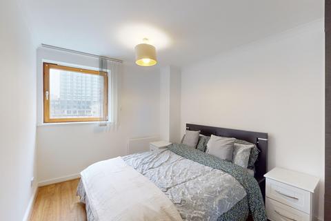 2 bedroom apartment to rent - Meridian Place, London, E14