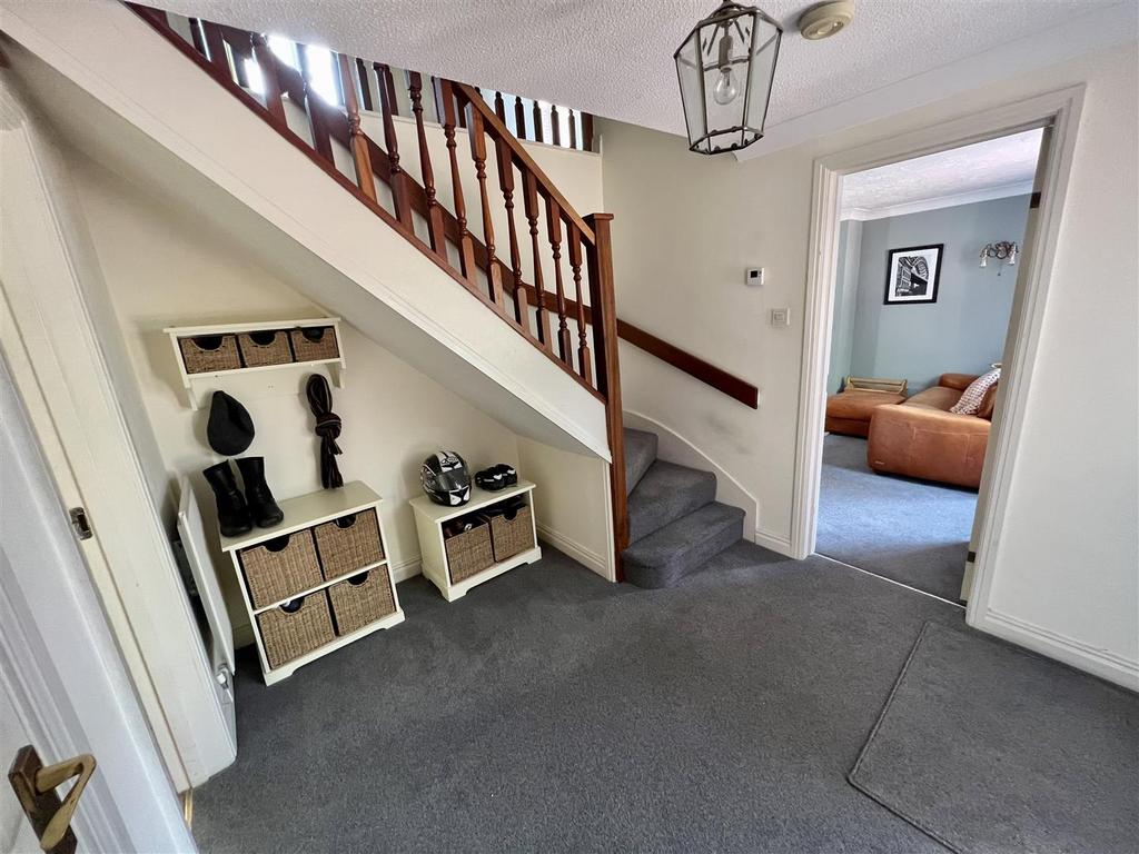 Hollington Way, Monkspath, Solihull 4 bed detached house £600,000