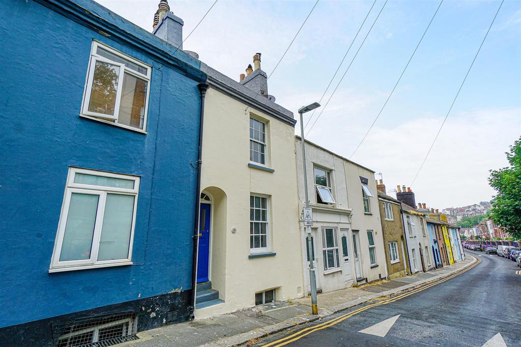 Stonefield Road, Hastings 3 bed terraced house for sale £270,000