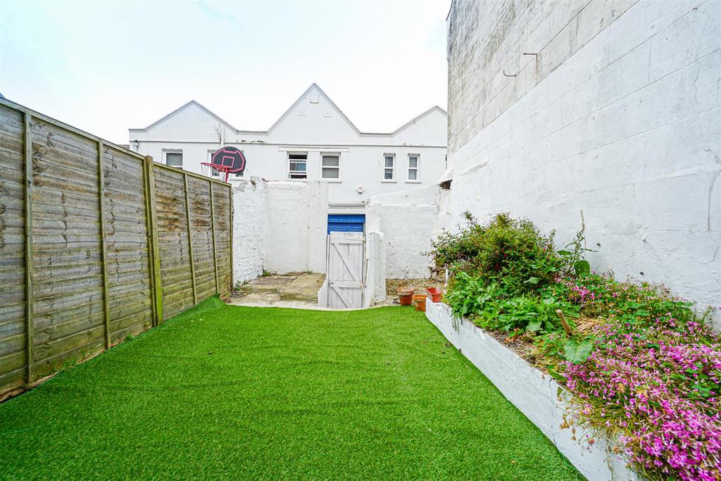 Stonefield Road, Hastings 3 bed terraced house for sale £270,000