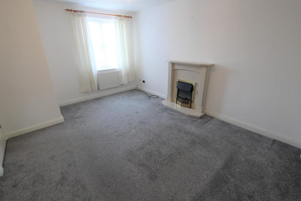 Appletree Lane, Redditch 3 bed detached house £1,200 pcm (£277 pw)