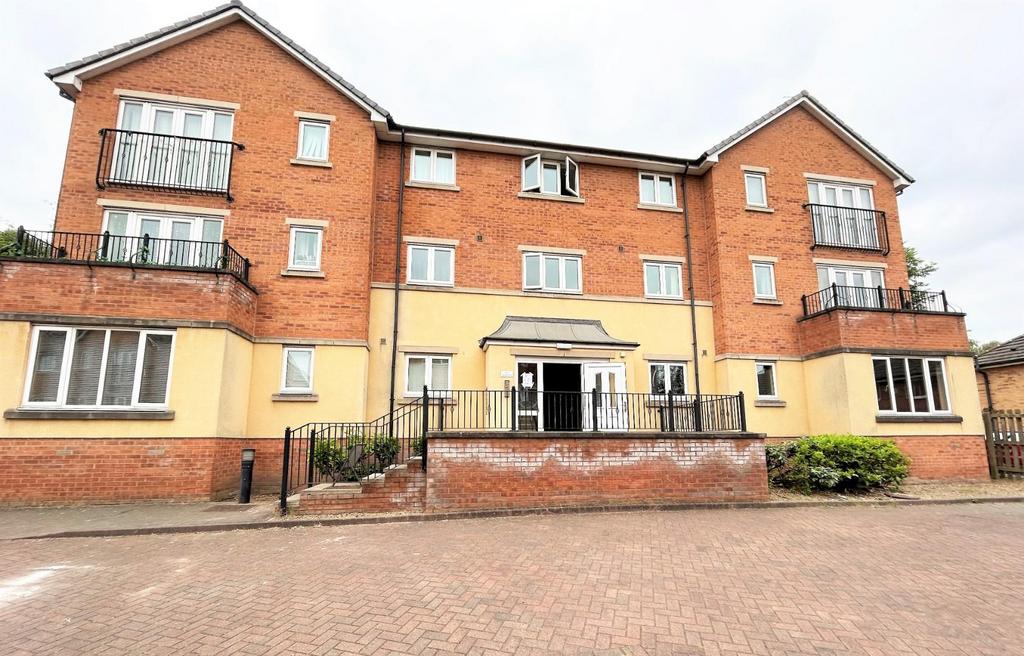 Haverhill Grove, Wombwell, Barnsley, S73 0DH 2 bed flat for sale £80,000