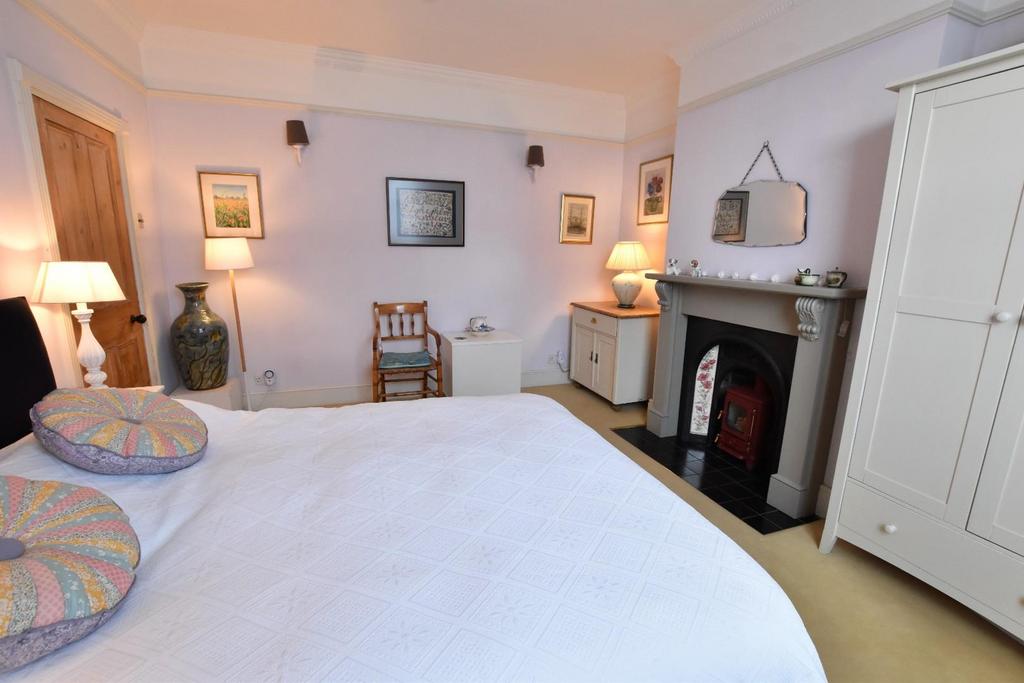 Bedroom 1 / Reception Room