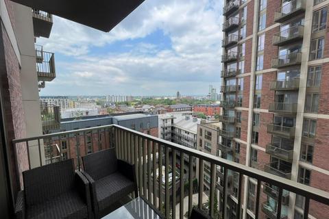 3 bedroom apartment to rent - Local Crescent, Manchester