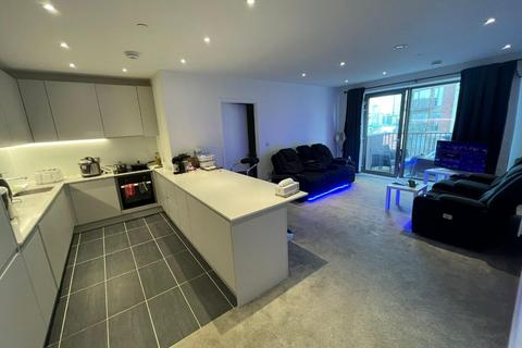 3 bedroom apartment to rent, Local Crescent, Manchester