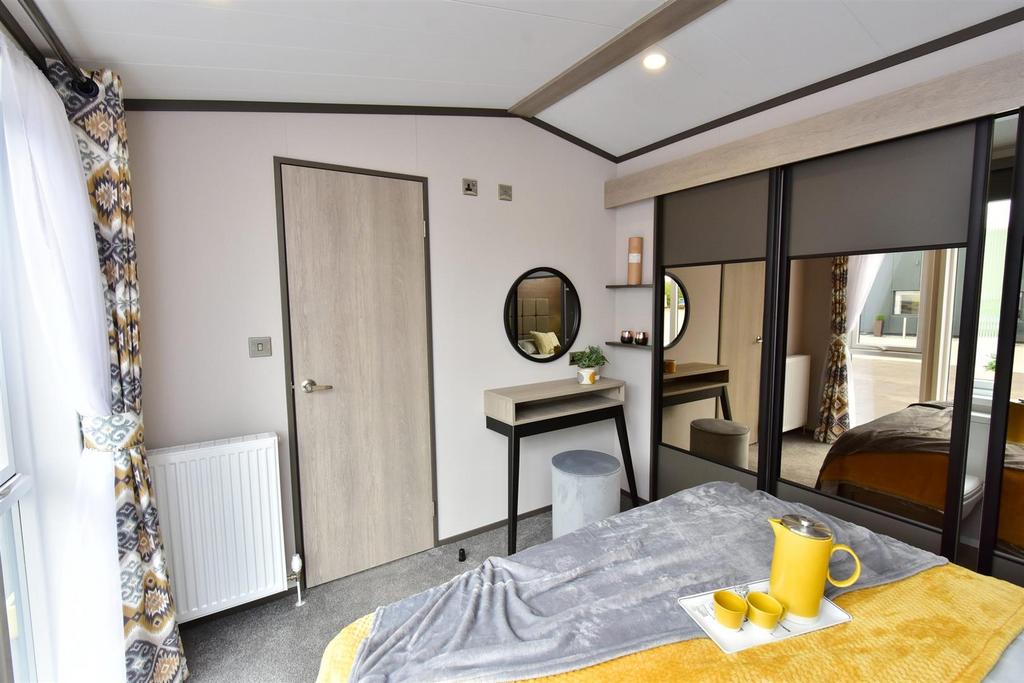 Master Bedroom 1.jpg