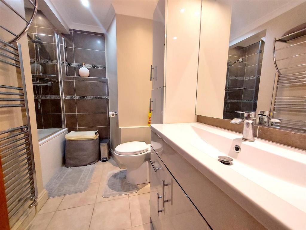 Blount Terrace, Kidderminster 2 bed terraced house £179,950