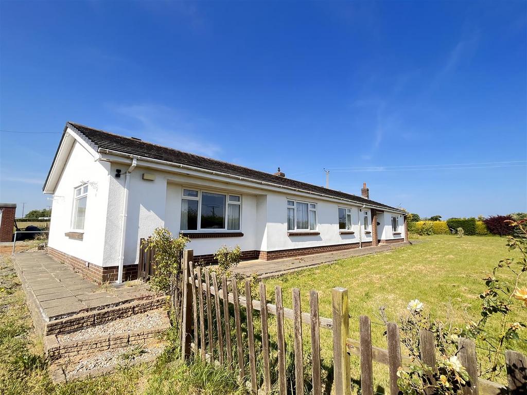 1 mile Coast near Aberaeron 4 bed detached bungalow for sale £420,000