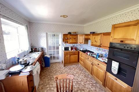 4 bedroom detached bungalow for sale, 1 mile Coast near Aberaeron