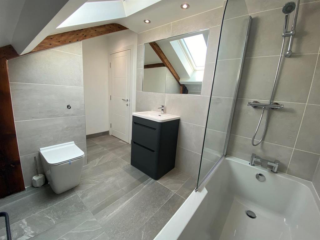 BATHROOM 1.jpg