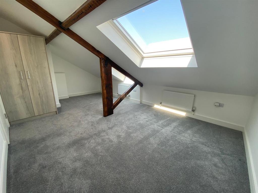BEDROOM 1.jpg