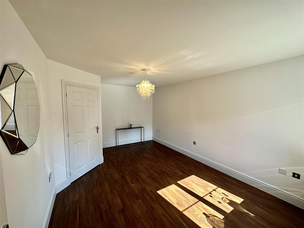 Lounge 1.JPG
