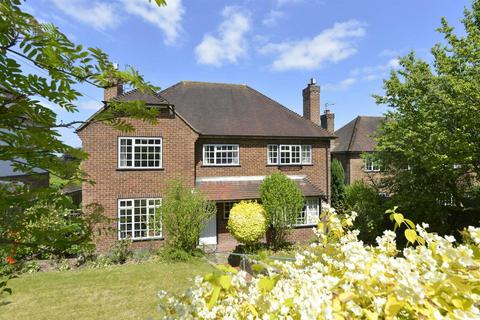 139 Farnham Road, Guildford, GU2 7RL