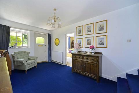 139 Farnham Road, Guildford, GU2 7RL