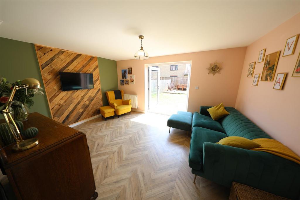 College Gardens, Hull 3 bed semidetached house for sale £175,000