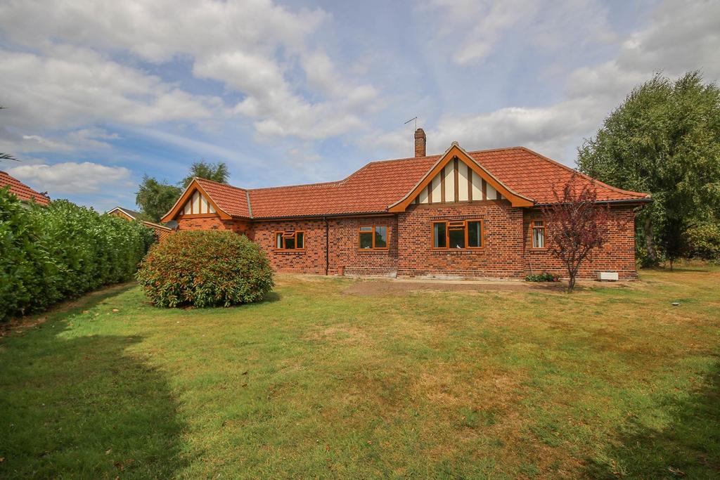 Nursery Lane, South Wootton, PE30 4 bed detached bungalow for sale £