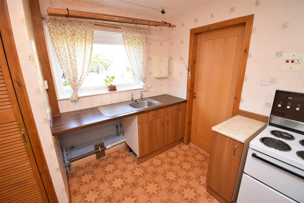 Kitchen (2).jpg