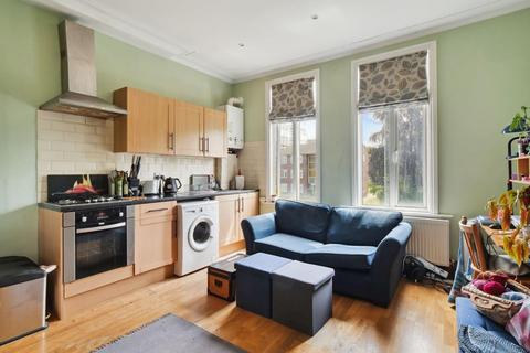 1 bedroom flat for sale, Croydon Road, Penge, London, SE20