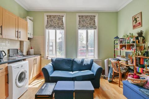 1 bedroom flat for sale, Croydon Road, Penge, London, SE20