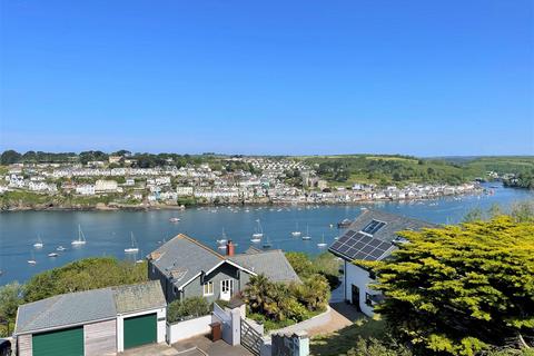 20 Meadow Close, Polruan, Fowey, PL23 1QS