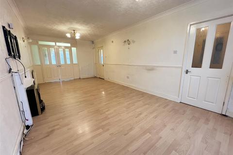 3 bedroom semi-detached house for sale, Yateley Avenue, Great Barr, Birmingham