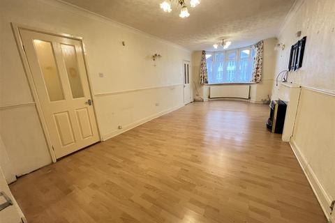 3 bedroom semi-detached house for sale, Yateley Avenue, Great Barr, Birmingham