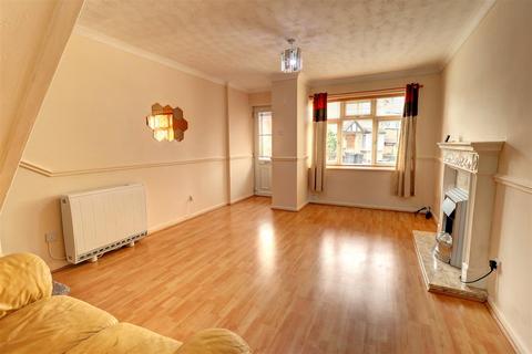 2 bedroom end of terrace house for sale, Rochester Close, Nuneaton